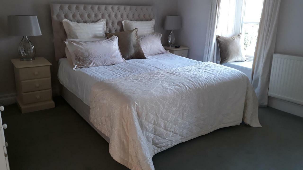 The Draen Bed And Breakfast Brecon Exterior photo