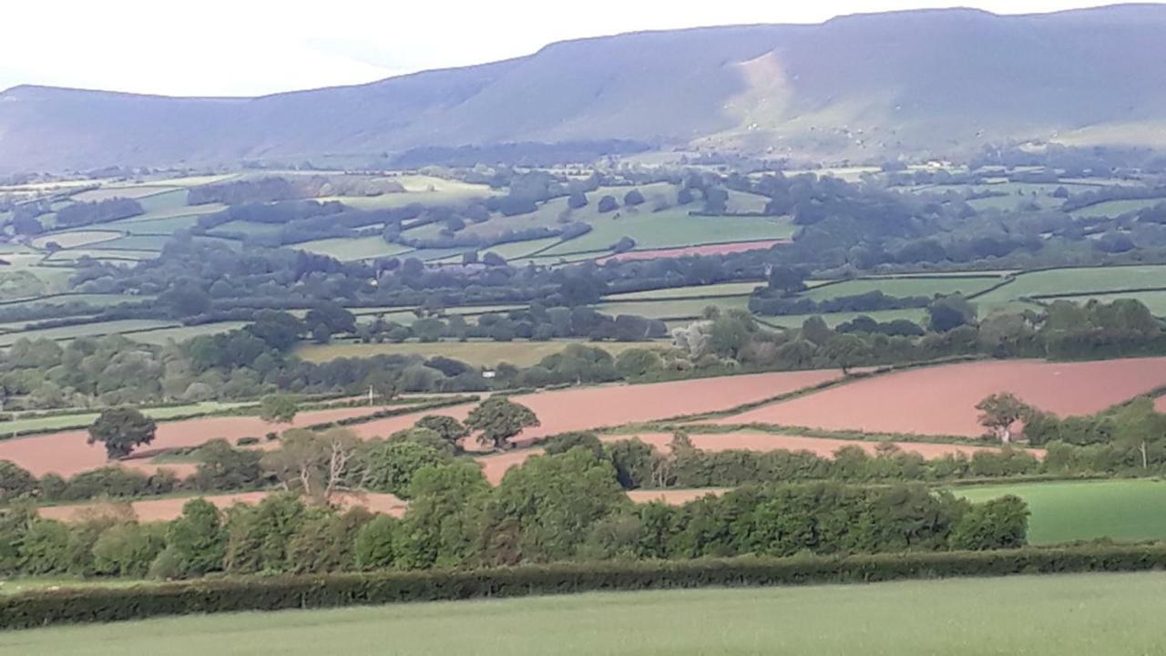 The Draen Bed And Breakfast Brecon Exterior photo
