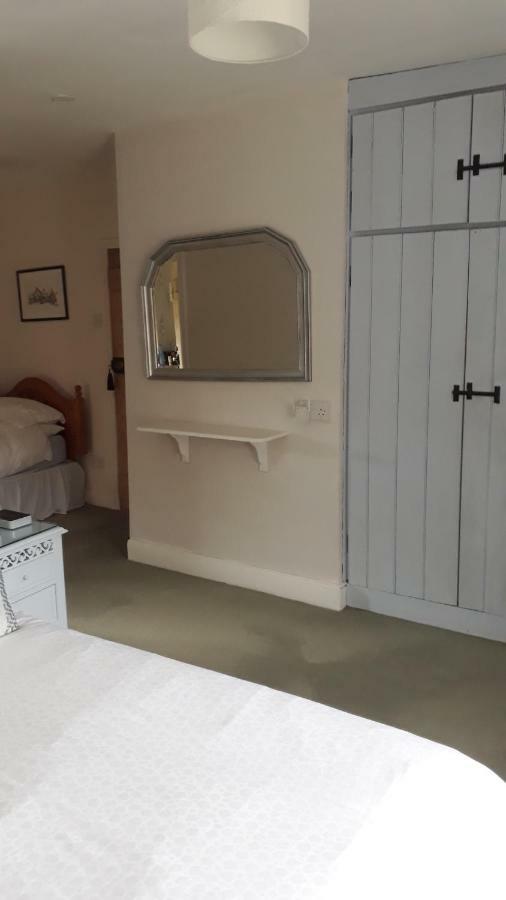 The Draen Bed And Breakfast Brecon Exterior photo